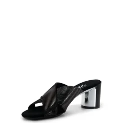 Alma / Black