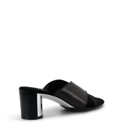 Alma / Black