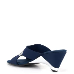 Antonia / Navy