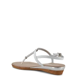 Ava / White