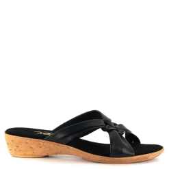 Brynna / Black