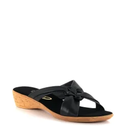 Brynna / Black