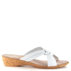 Brynna / White