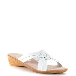 Brynna / White
