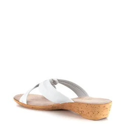 Brynna / White