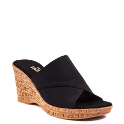 Christina / Black