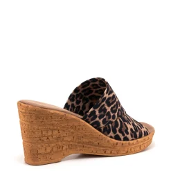 Christina / Leopard