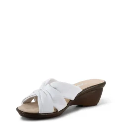 Lilly / White