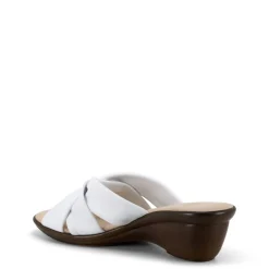 Lilly / White