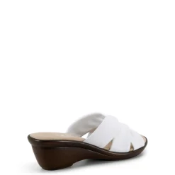 Lilly / White