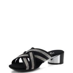 Misha / Black