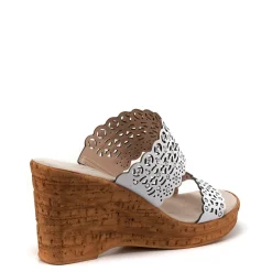 Monette / White