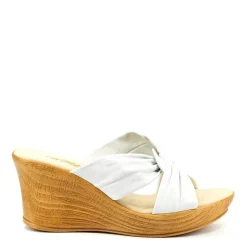Puffy / White