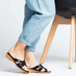 Sail / Black